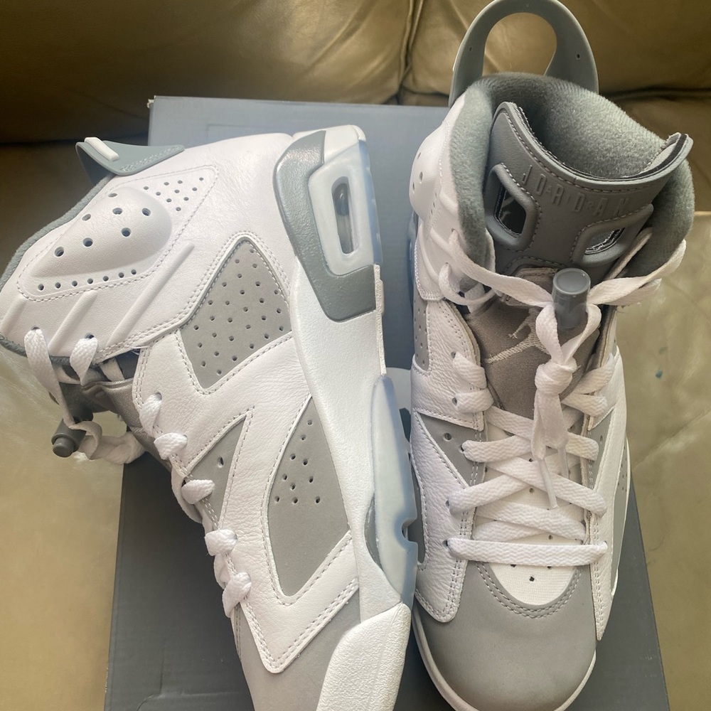 Air Jordan 6 White and Gray Sneakers 8.5 men or 10 women